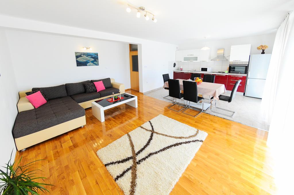 Apartments Rajic Сплит Экстерьер фото